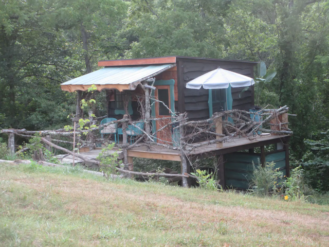 Glamping treehouse in Asheville
