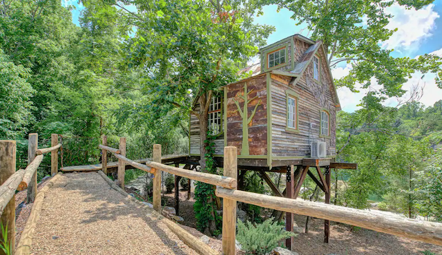 13 Amazing Treehouse Rentals In Tennessee On Airbnb - Cabin Critic