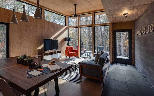 Modern Nashville Home in the Woods  great room