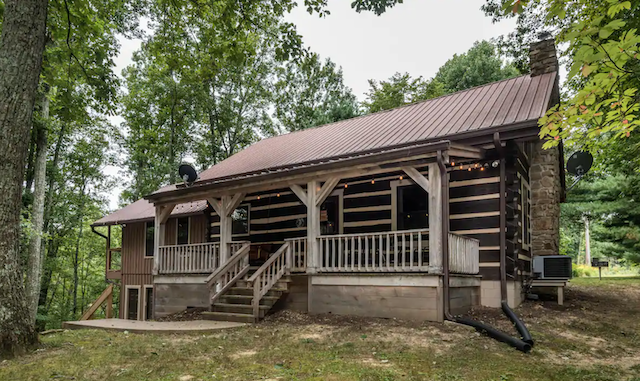 Rock Ridge Log Vacation Cabin exterior